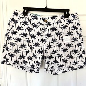Old Navy White and Black Palm Tree Print Women Shorts